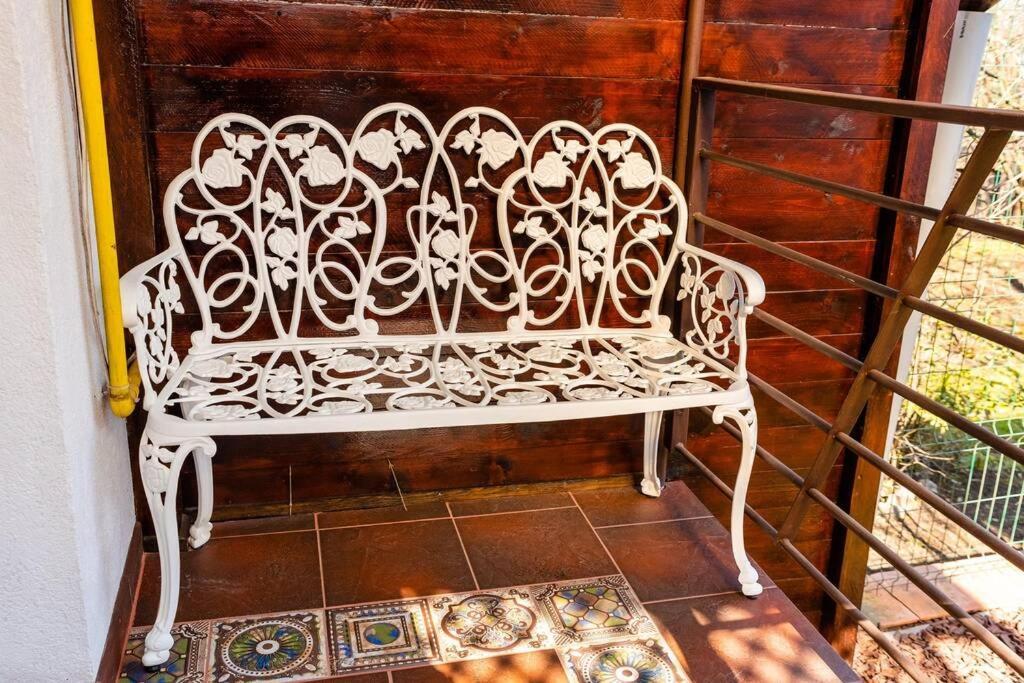 Вилла Cozy House With Nice Garden In Heart Of City Center Клуж-Напока Экстерьер фото
