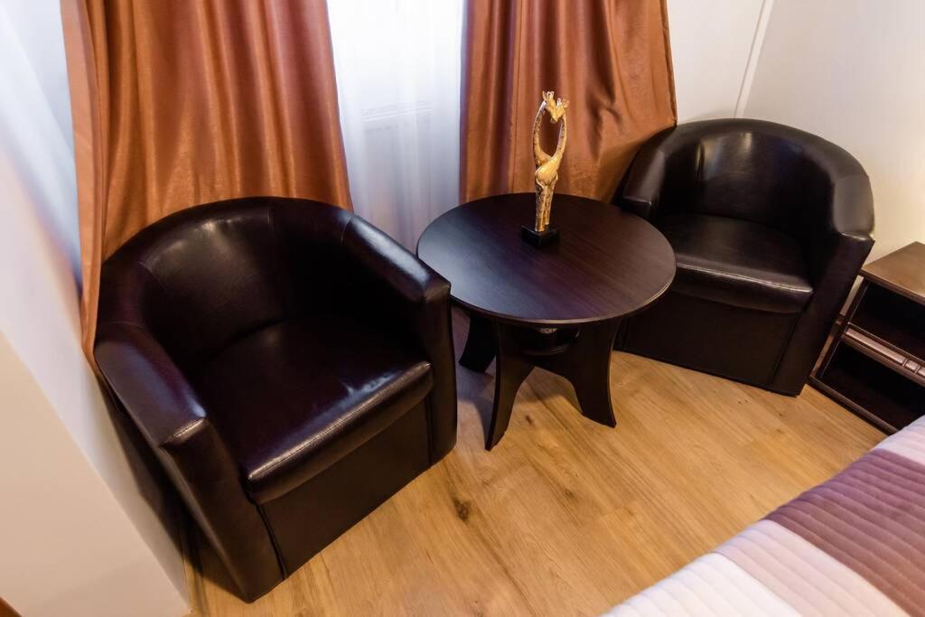 Вилла Cozy House With Nice Garden In Heart Of City Center Клуж-Напока Экстерьер фото