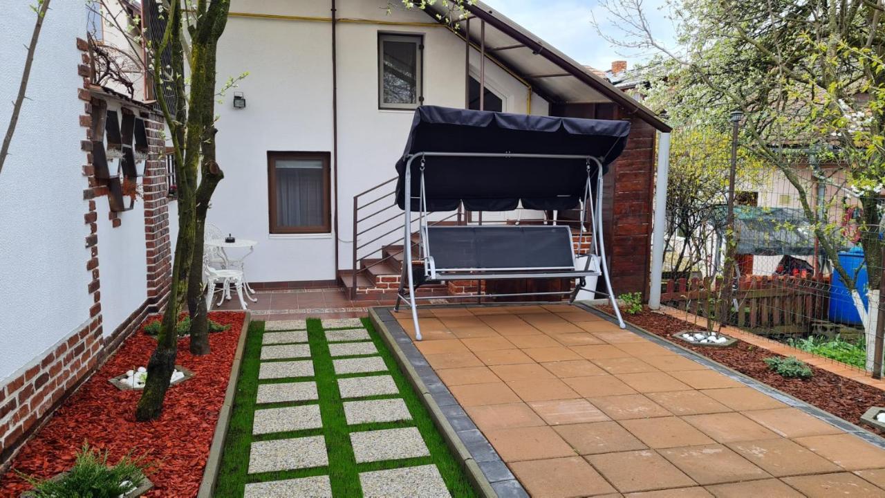 Вилла Cozy House With Nice Garden In Heart Of City Center Клуж-Напока Экстерьер фото
