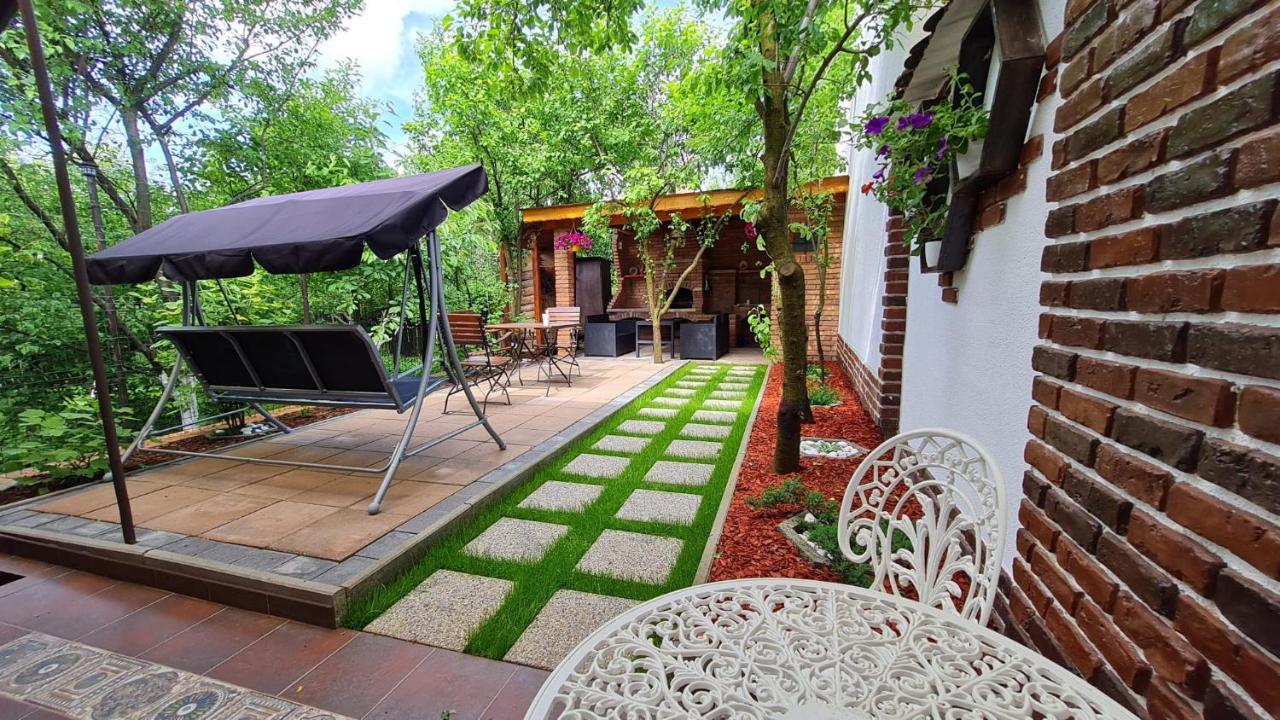 Вилла Cozy House With Nice Garden In Heart Of City Center Клуж-Напока Экстерьер фото